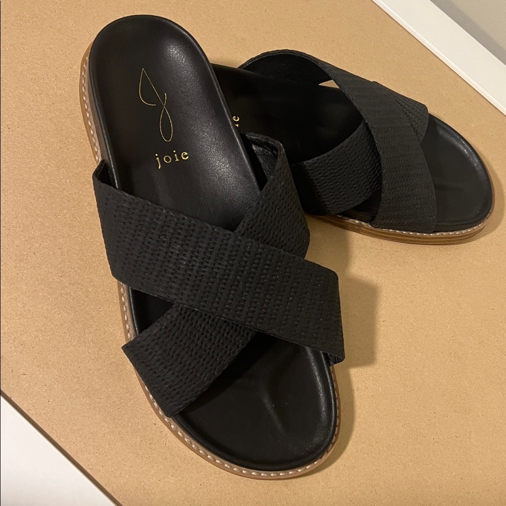 Women’s Black Crisscross Slide Sandals